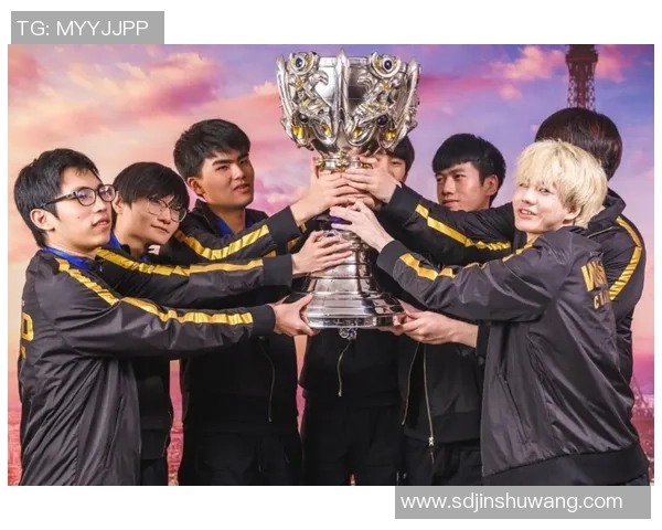 FPX在世界冠军杯积分榜上以79分稳居第一位置展现强劲实力