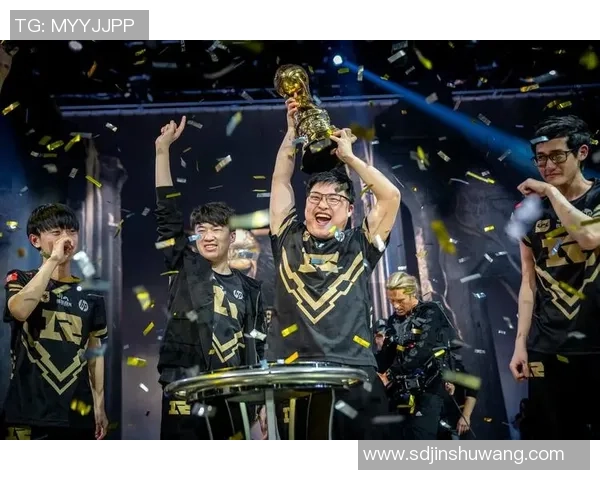 RNG在挑战者杯中的团队协作表现分析与点评